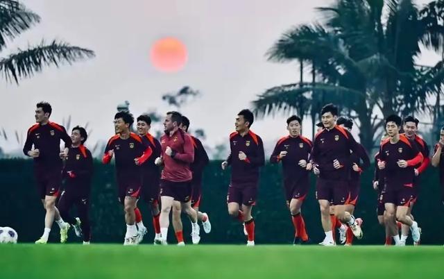 队友默契磨合：关键时刻如何默契配合？