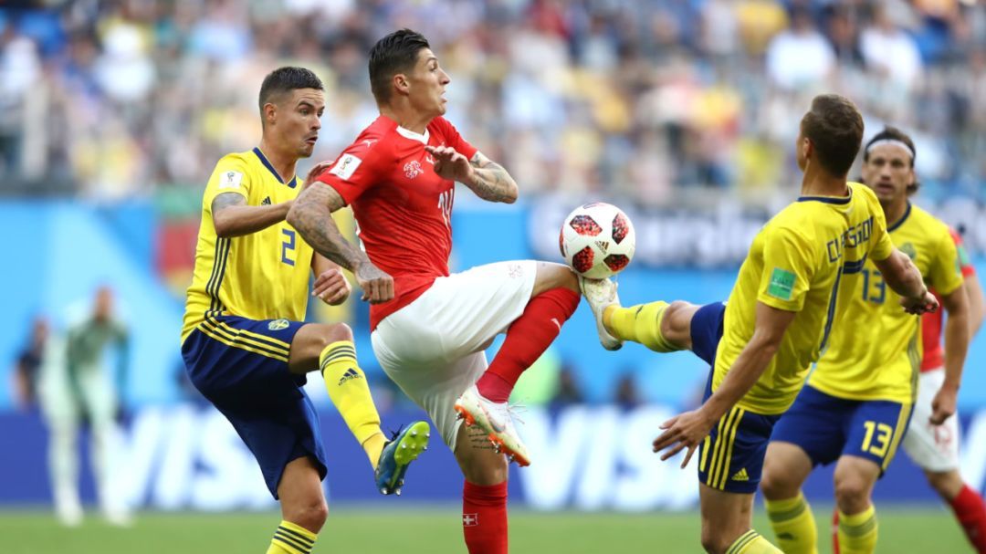 爱游戏网址-包含瑞士中场在场上下功夫，球队战术更为严密的词条