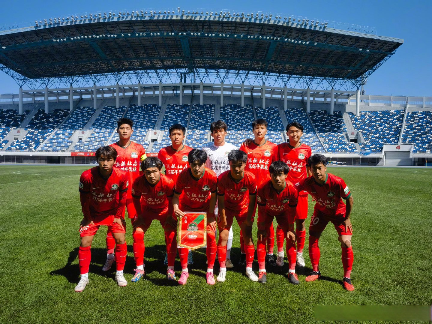 爱游戏在线-全力求胜!国内足球比赛球队全力备战的简单介绍