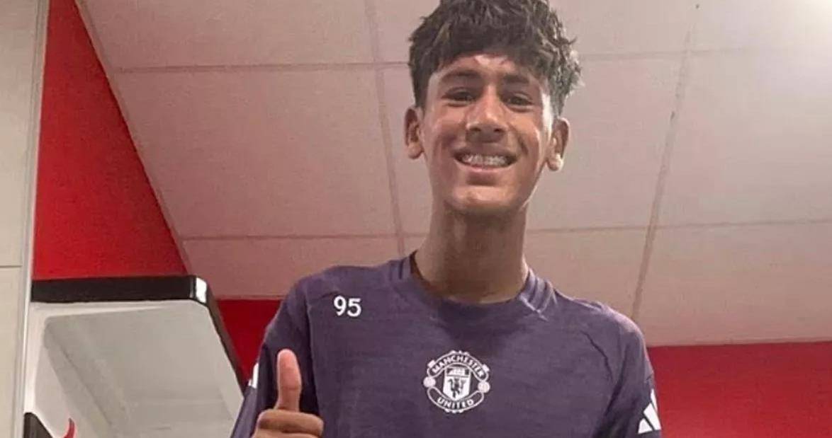 爱游戏娱乐-年轻球员崭露头角，成为球队新希望