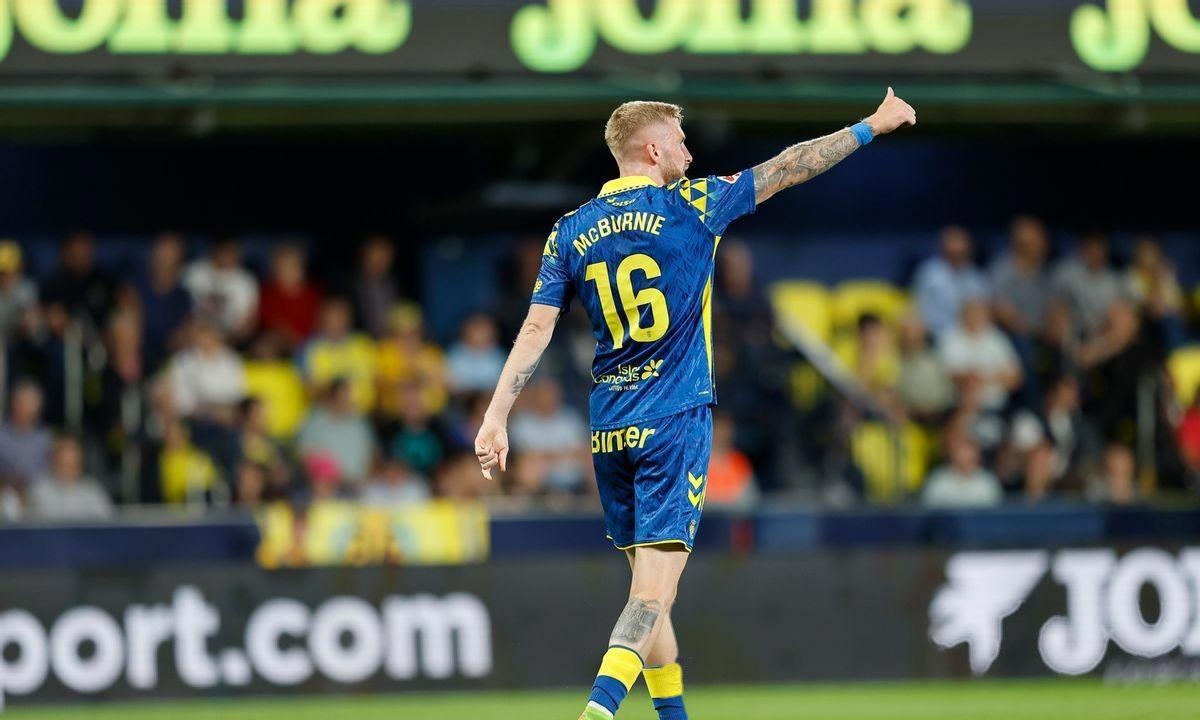 爱游戏课程-比利亚雷亚尔主场大胜塞维利亚，取得三分