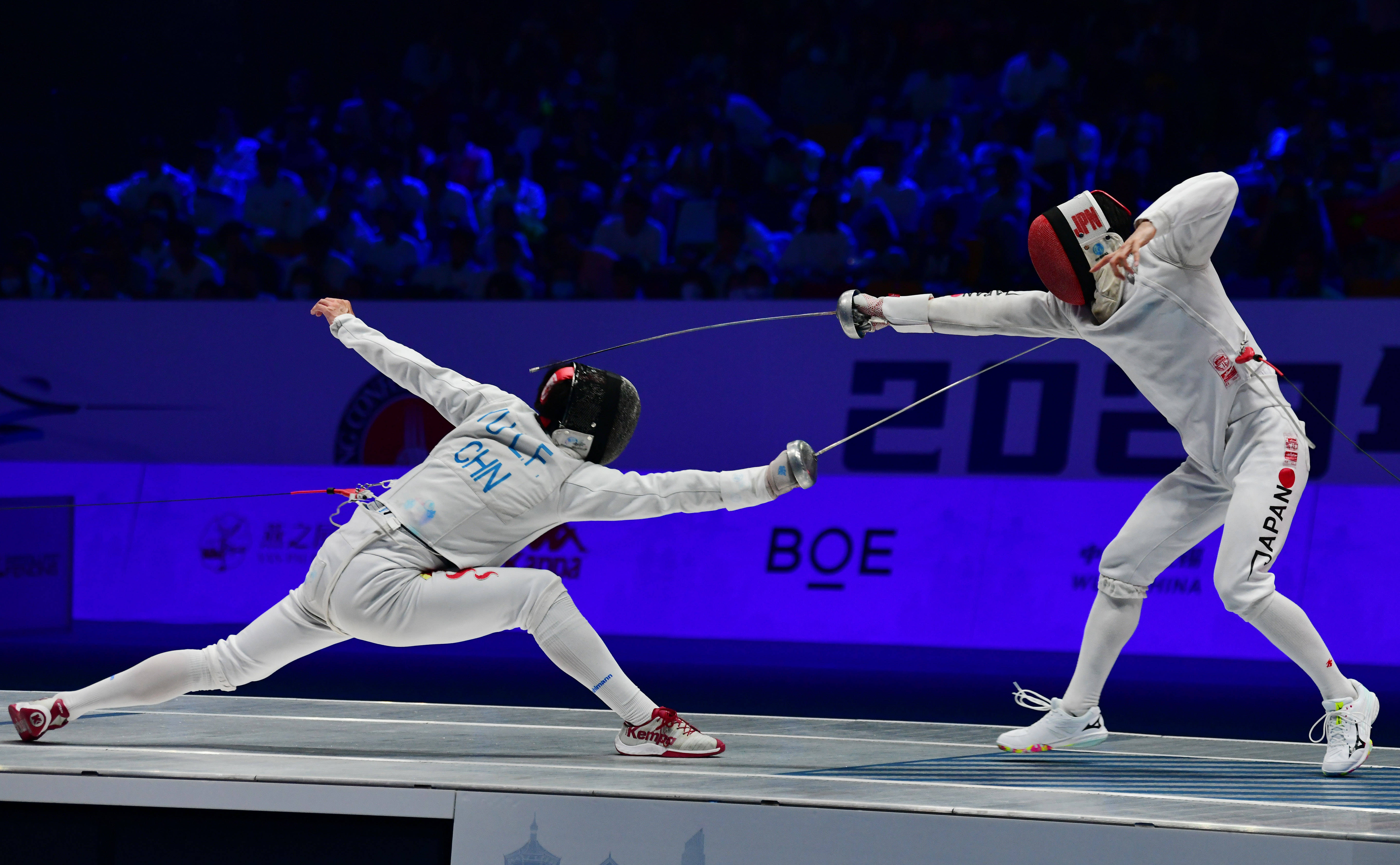 爱游戏网站-包含战斗需要：击剑比赛场面火爆的词条