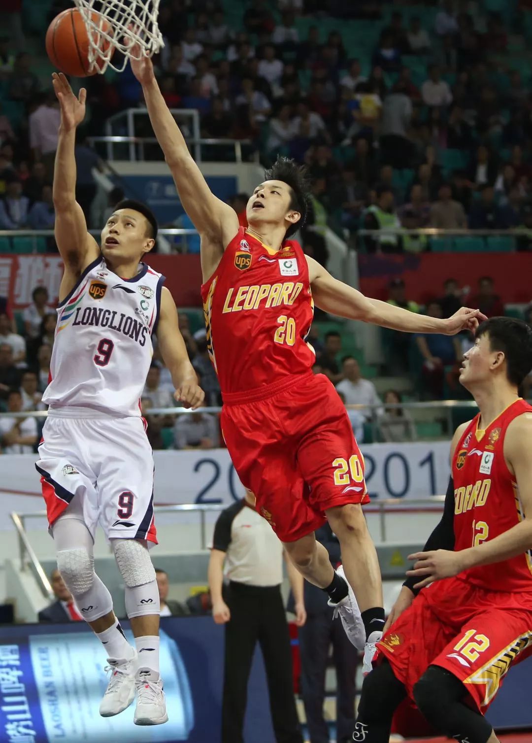 爱游戏新闻-广州战队双核心火爆砍分,反超深圳队