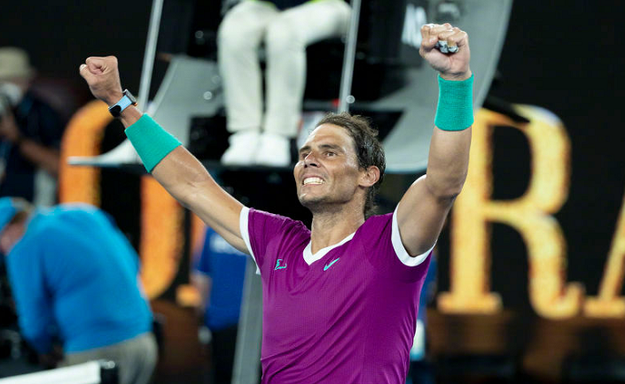 爱游戏app-欧洲拳击冠军惊险逆转，实现突破性胜利的简单介绍