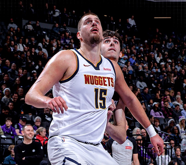 爱游戏app下载-开拓者客场惊险取胜，掘金大胜公牛的简单介绍