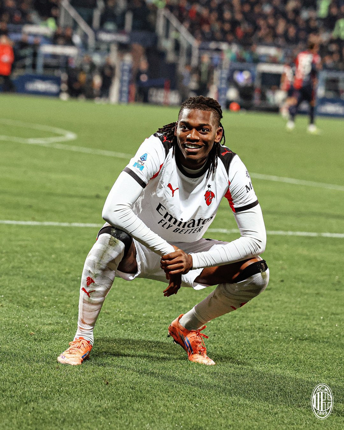 爱游戏地址-关于卡利亚里前锋连场破门，成为球队锐利利器的信息